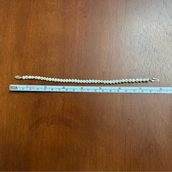 Pearl Necklace, Bracelet & Earrings Set - Picture 10 of 11